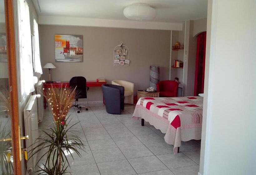 اتاق سوپریور با تخت بزرگ, Le Panorama   Chambres D Hôtes   Cuisine Disponible