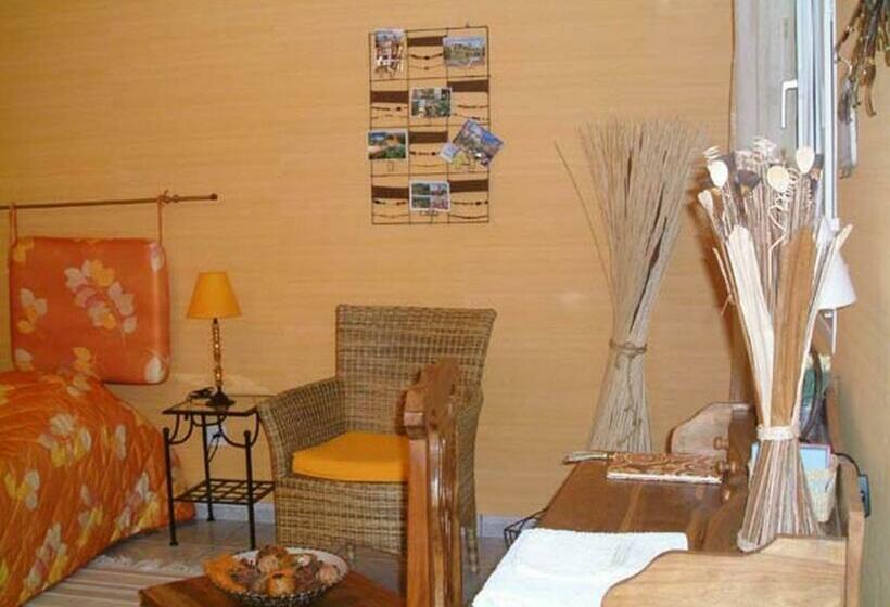 اتاق استاندارد با تخت بزرگ, Le Panorama   Chambres D Hôtes   Cuisine Disponible