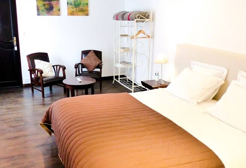 اتاق سوپریور, Le Relais Du Beffroi