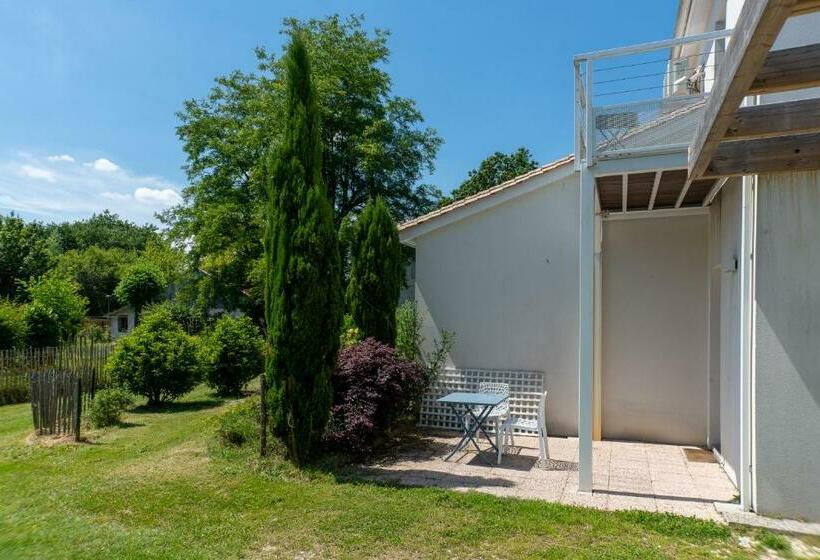 اتاق لوکس با تراس, Maison Lucilda