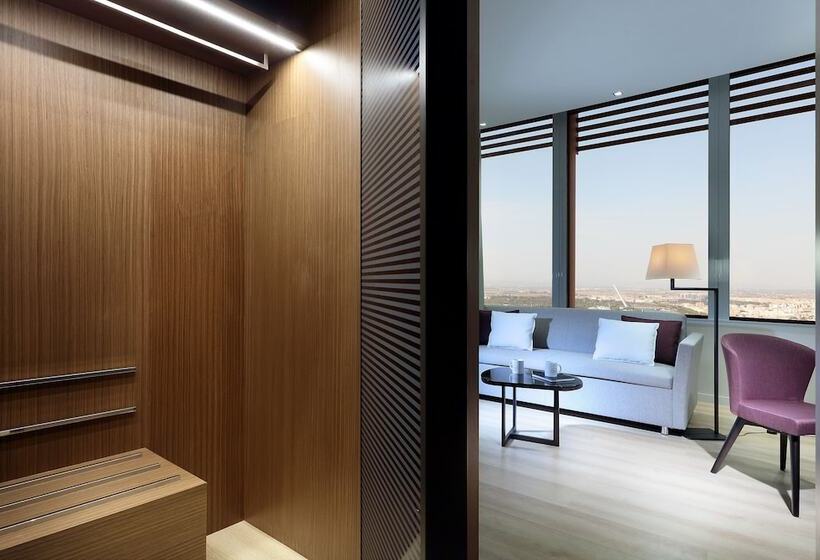 سوییت جونیور, Eurostars Torre Sevilla