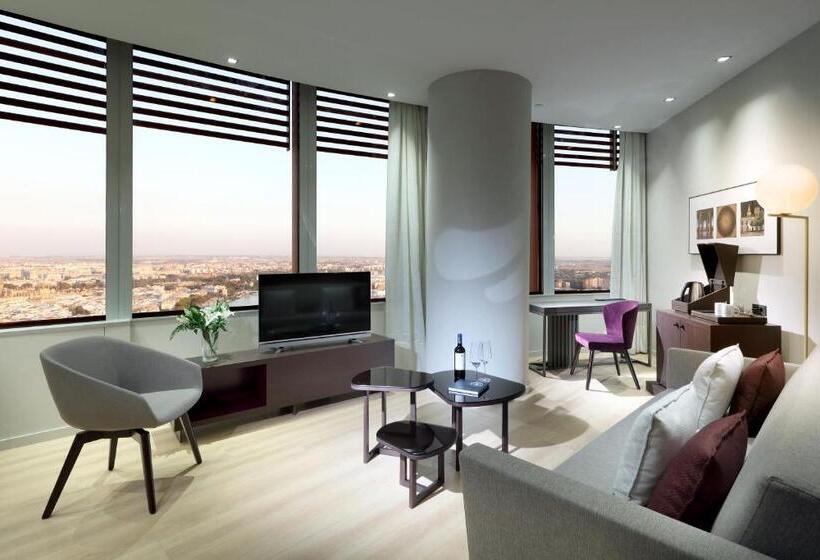 سوییت جونیور با چشم‌انداز شهر, Eurostars Torre Sevilla