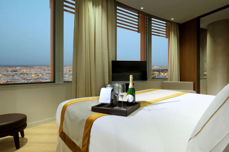سوییت, Eurostars Torre Sevilla