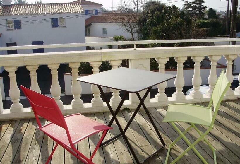 اتاق راحتی سه تخته, Logis Hôtel La Chaize