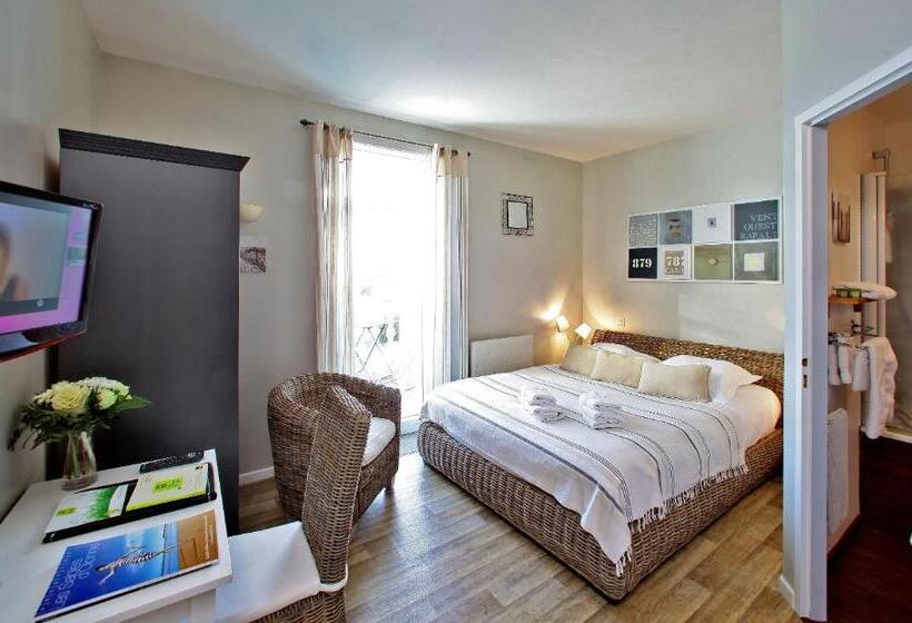 Comfort room with terrace, Logis Hôtel La Chaize