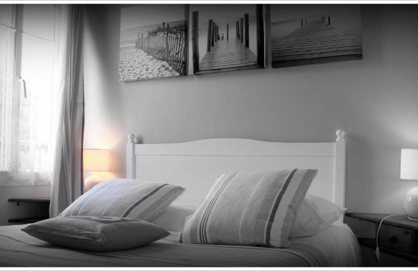 اتاق عادی اینتریور, Logis Hôtel La Chaize