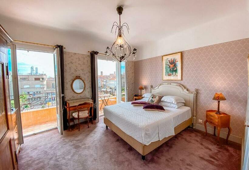 اتاق سوپریور با بالکن, Relais Du Postillon