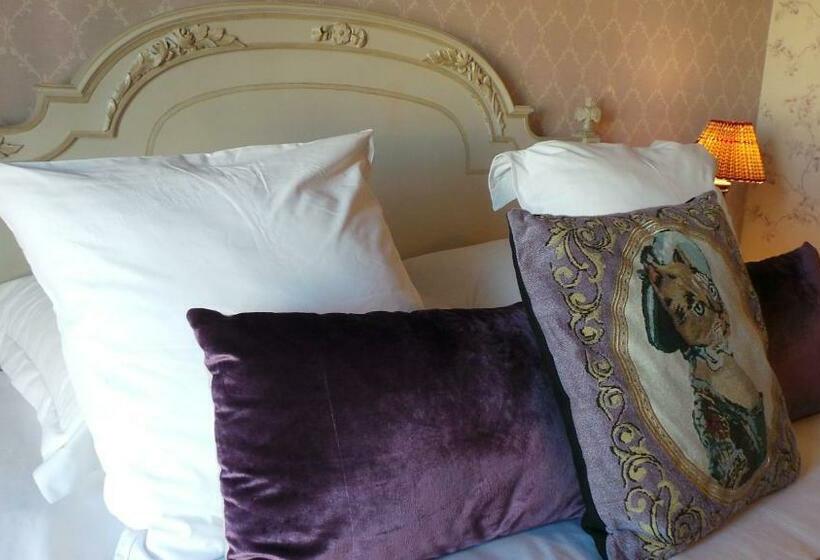 اتاق سوپریور با بالکن, Relais Du Postillon