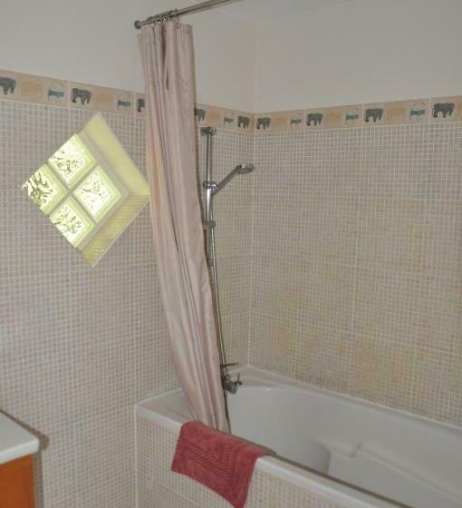 اتاق استاندارد, Chambre D'hôtes De L'estuaire
