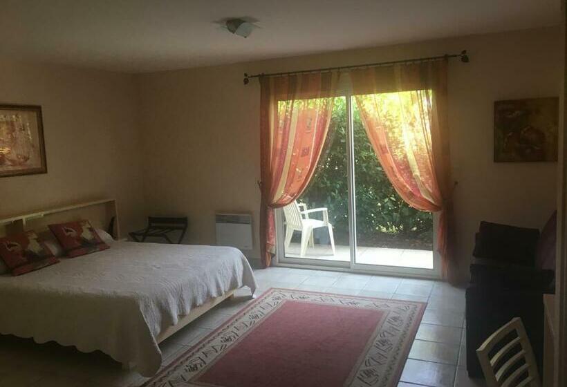 اتاق استاندارد, Chambres D Hotes La Coloniale