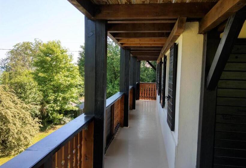 اتاق استاندارد چهار تخته, Domaine De L'olifant