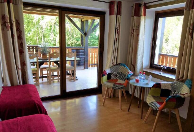 اتاق استاندارد چهار تخته, Domaine De L'olifant
