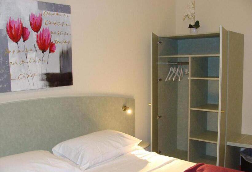 اتاق استاندارد چهار تخته, Abel Hôtel