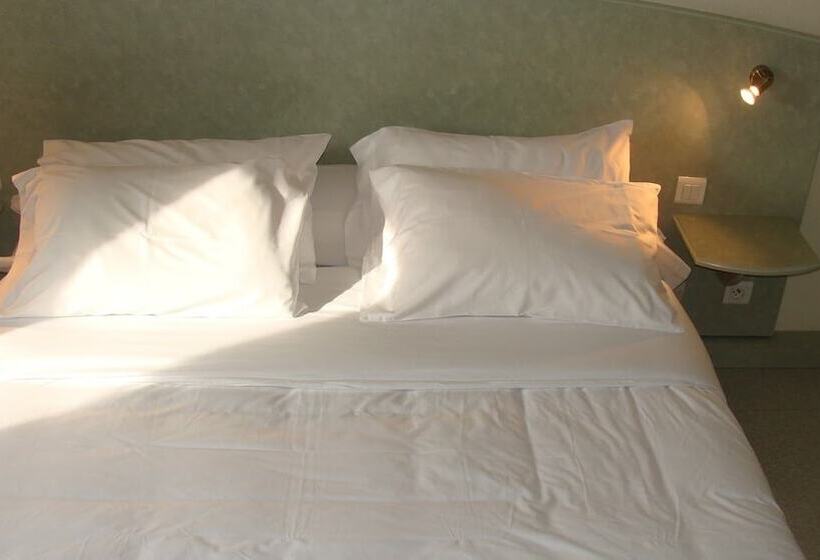 اتاق استاندارد یک نفره, Abel Hôtel