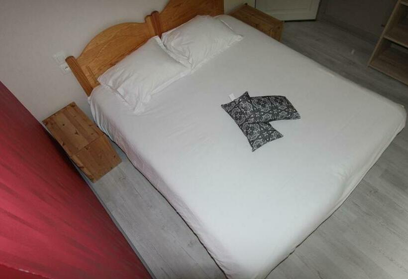 اتاق استاندارد, Auberge La Caverne