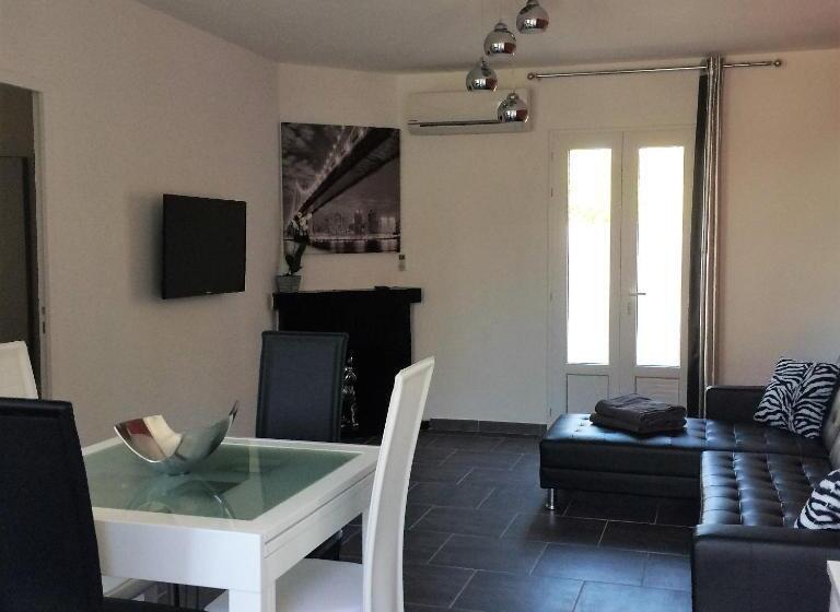 آپارتمان 1 خوابه با چشم‌انداز استخر, Hôtel Eden Cassis   Parking Privé