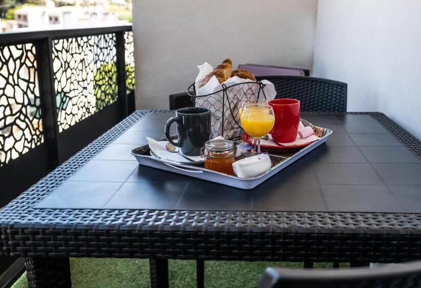 Standard Studio with Balcony, Hôtel Eden Cassis