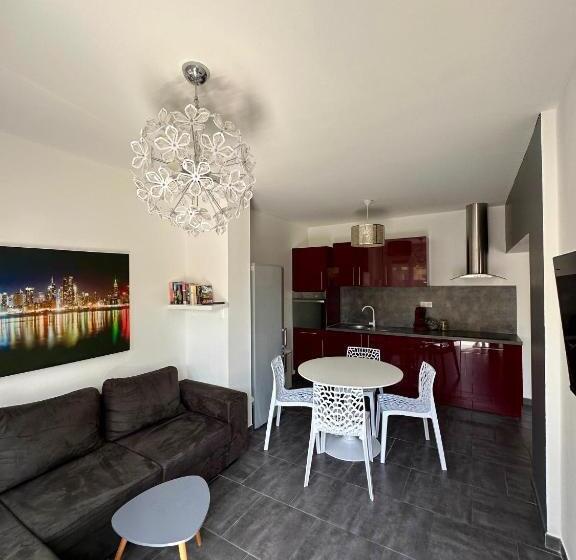 آپارتمان 1 خوابه با چشم‌انداز استخر, Hôtel Eden Cassis   Parking Privé