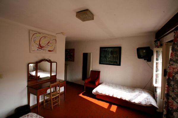 اتاق استاندارد سه نفره, Hôtel Les Arcades