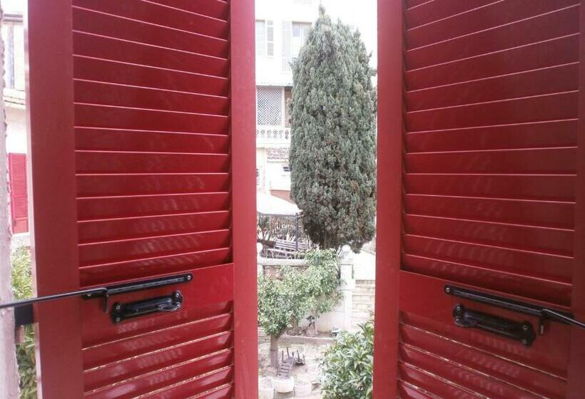 اتاق استاندارد یک نفره, Hôtel Les Orangers
