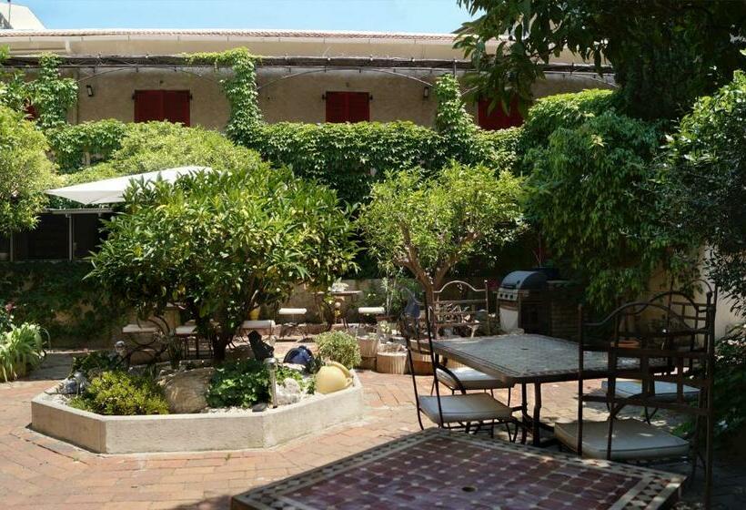 اتاق استاندارد یک نفره, Hôtel Les Orangers