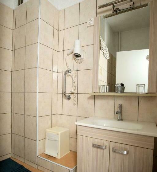 اتاق استاندارد یک نفره, Hôtel Les Orangers