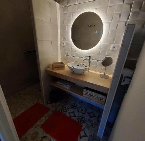 اتاق استاندارد با تراس, Hôtel Les Orangers