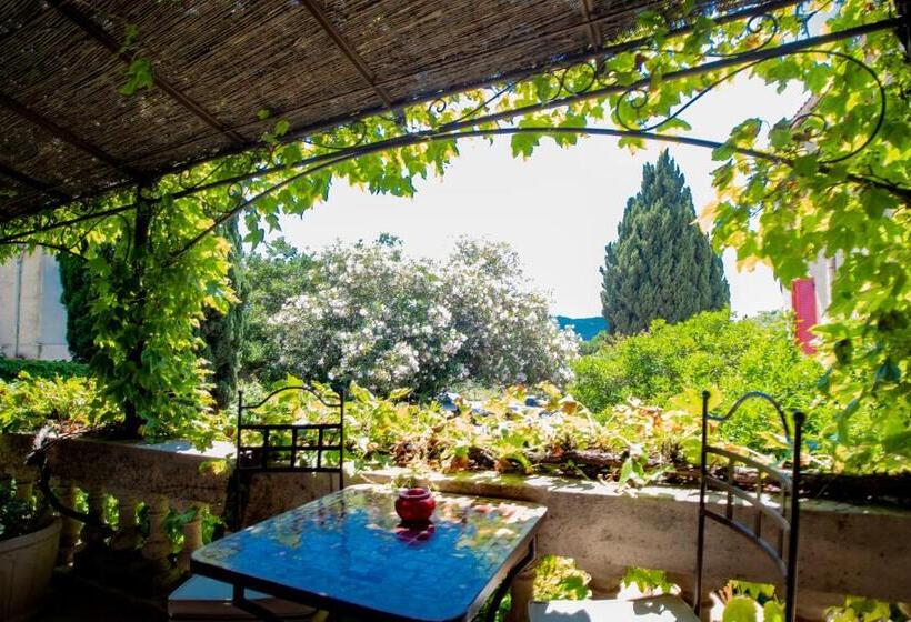 اتاق استاندارد با تراس, Hôtel Les Orangers