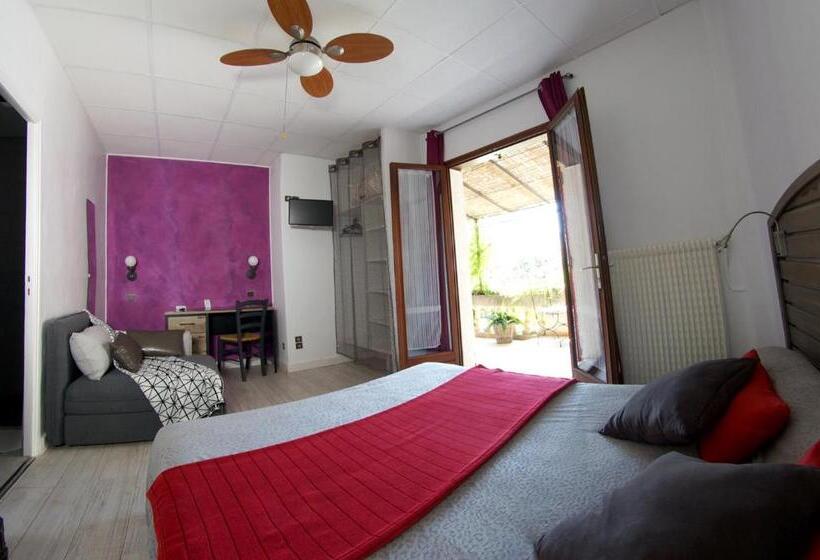 اتاق لوکس با تخت بزرگ, Hôtel Les Orangers