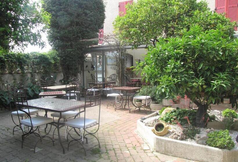 اتاق استاندارد با تراس, Hôtel Les Orangers