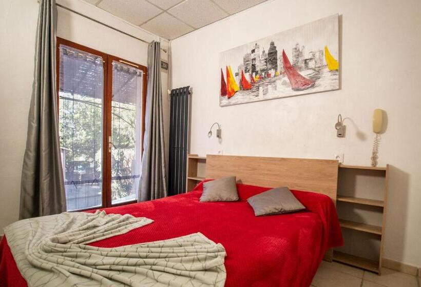 اتاق استاندارد با چشم‌انداز باغ, Hôtel Les Orangers