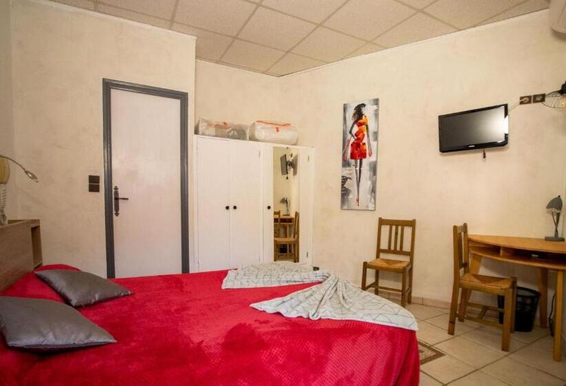 اتاق استاندارد با چشم‌انداز باغ, Hôtel Les Orangers