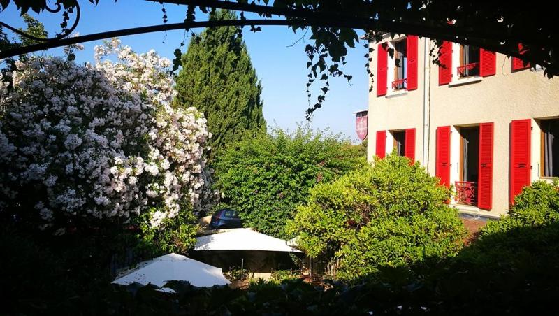 اتاق استاندارد با چشم‌انداز باغ, Hôtel Les Orangers
