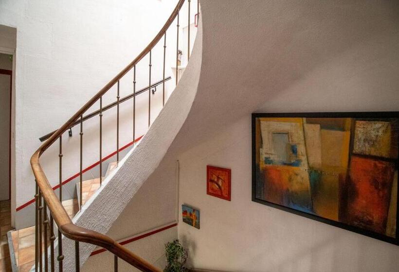 اتاق استاندارد چهار تخته, Hôtel Les Orangers