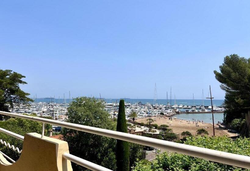 اتاق سه نفره دلوکس با چشم‌انداز دریا, La Calanque