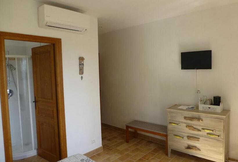اتاق استاندارد با تراس, Chambre D Hôtes La Bastide Des Eucalyptus