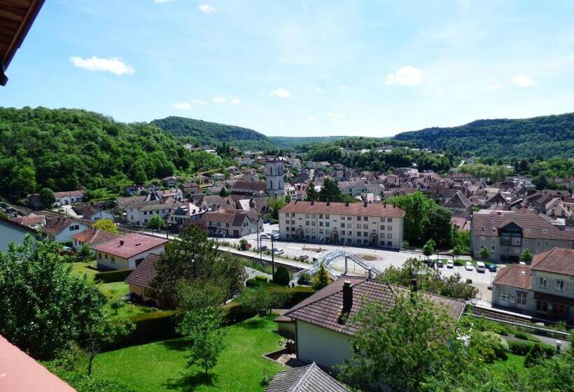 اتاق استاندارد, La Colline Aux Yeux Doubs