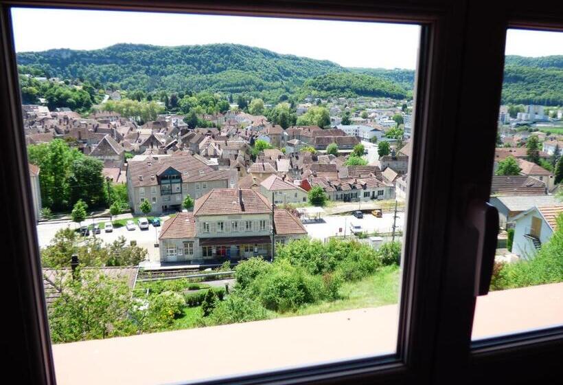اتاق استاندارد, La Colline Aux Yeux Doubs
