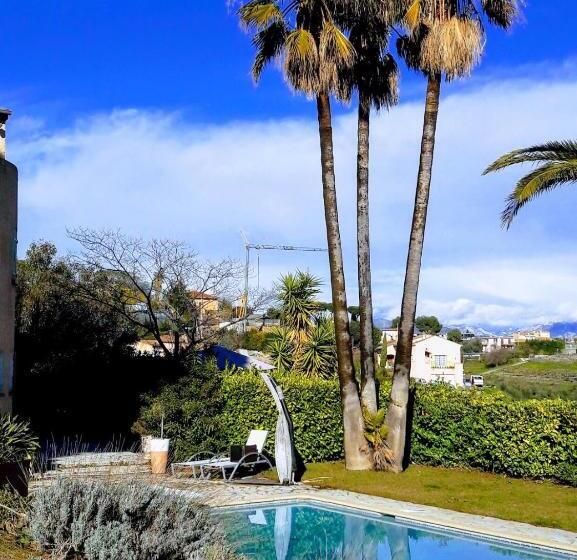اتاق استاندارد, Villa Antoline