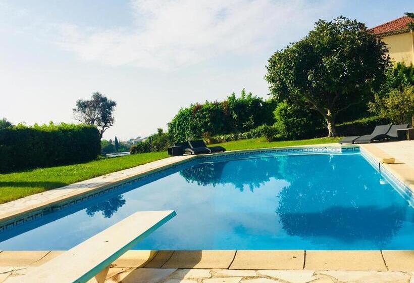 سوئیت با وان آب گرم, Villa Antoline