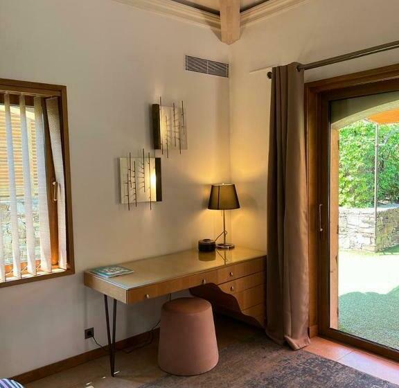 سوییت لوکس, Bastide De Ramatuelle
