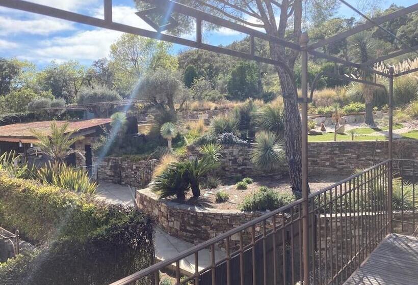 سوییت لوکس, Bastide De Ramatuelle