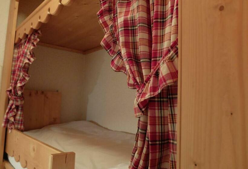 اتاق خانوادگی, Chalet Hôtel L Ecureuil
