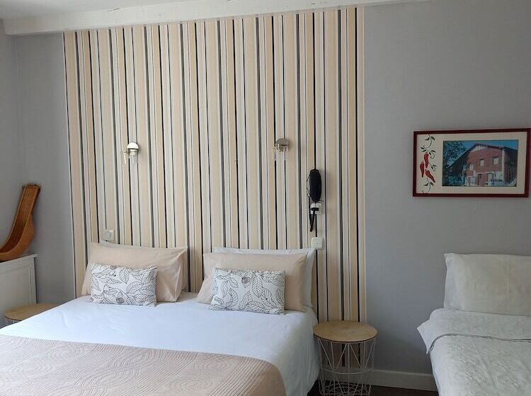 اتاق استاندارد سه نفره, La Caravelle
