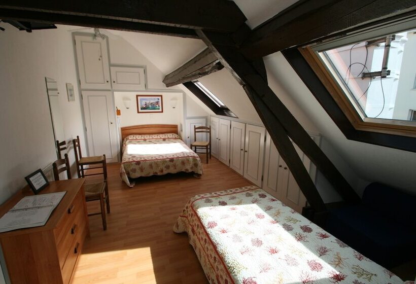اتاق استاندارد سه نفره, Hôtel Le Magenta