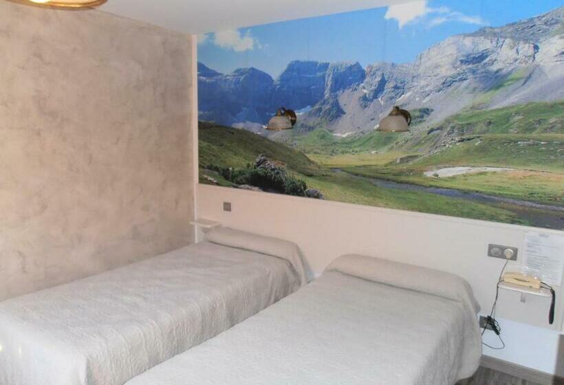 اتاق استاندارد سه نفره, Hôtel Panoramic Et Des Bains