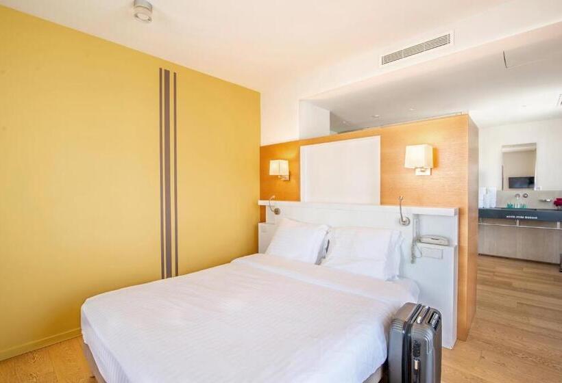 Classic room with balcony, Itsas Mendia