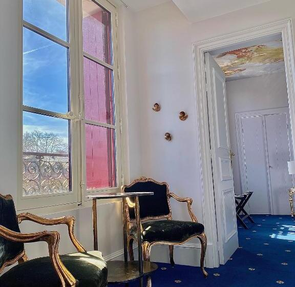 سوییت لوکس, Le Manoir Saint Thomas