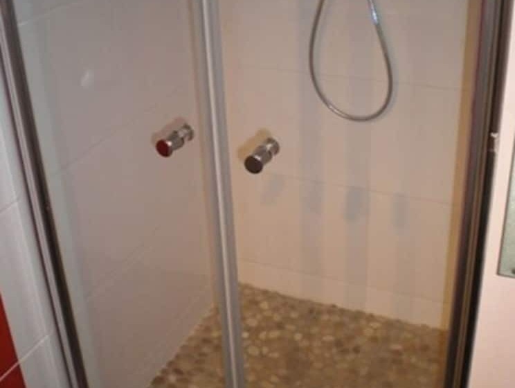 اتاق استاندارد, Quic En Groigne
