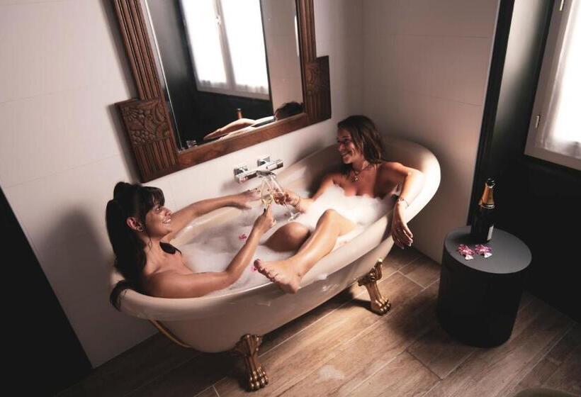 اتاق استاندارد با تراس, Naâd Hotel Sarlat Centre Ville